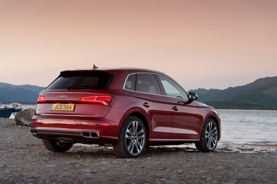  Audi SQ5 3.0 TFSI 2017 года  (UK) (фото 8 из 40)